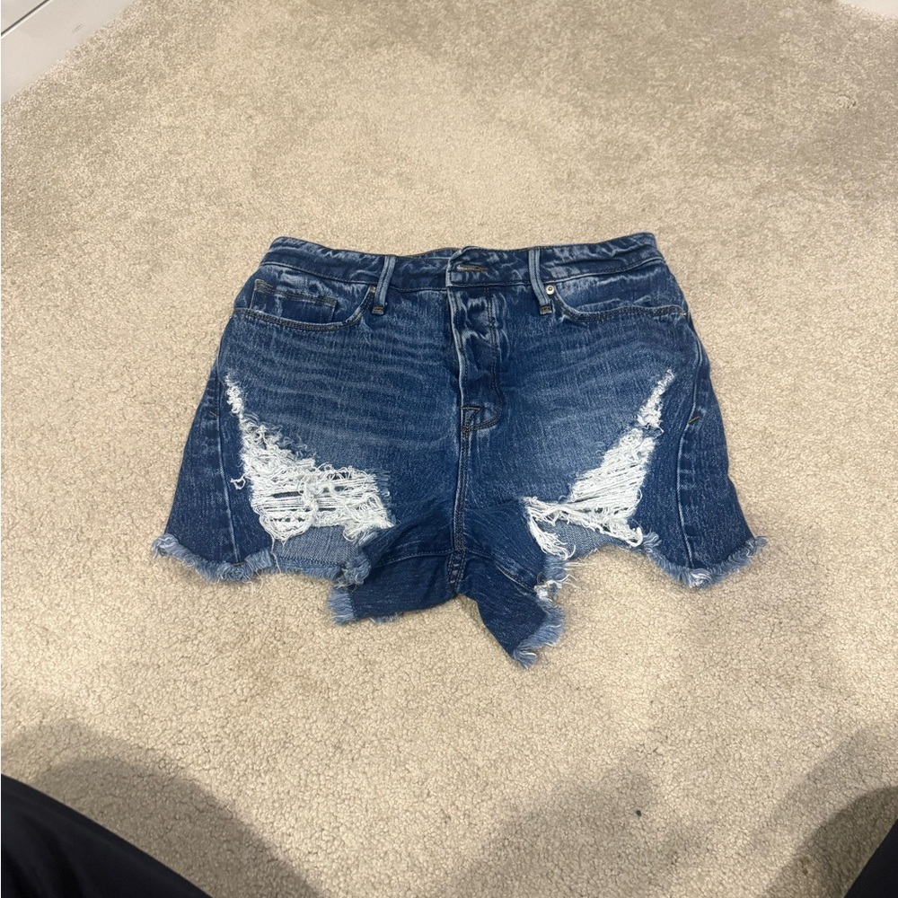 Good American Bombshell Distressed Denim Shorts